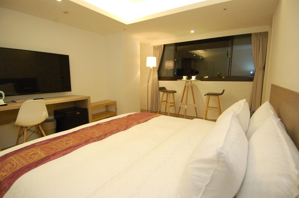 Season 5 Inn Luodong Rum bild